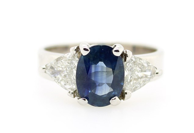 Diamond Sapphire ring