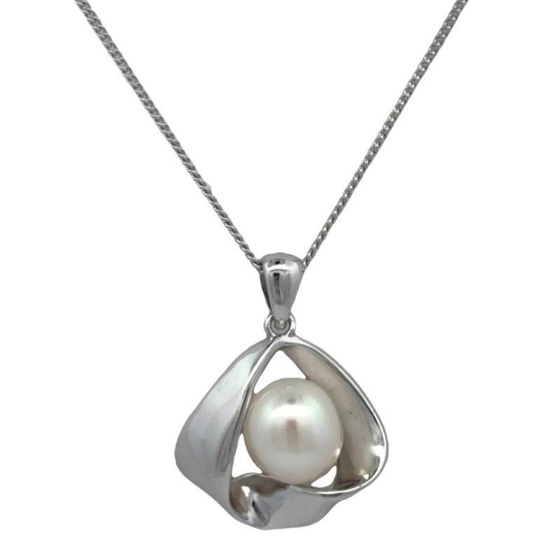 White Freshwater Cultured Pearl Pendant